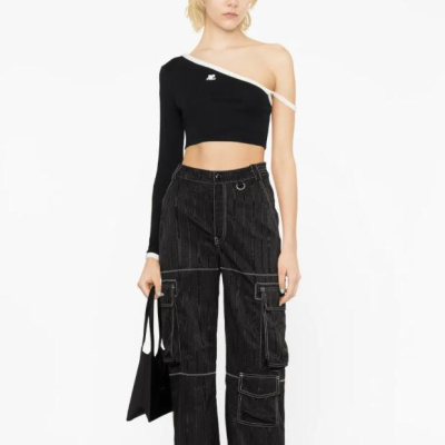 Courreges T恤<br />       7折 $143（约1027.88元）