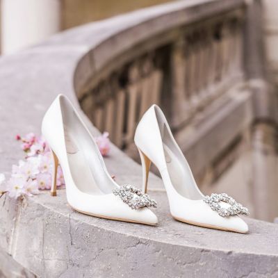 THE OUTNET 美站：Roger Vivier 千金感美鞋 赵露思同款方扣短靴$357<br />       低至1.5折+部分额外6.4折