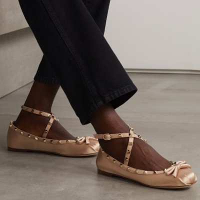 VALENTINO GARAVANI 华伦天奴 Rockstud 芭蕾舞平底鞋<br />       3.4折 HK$2754（约2521.29元）