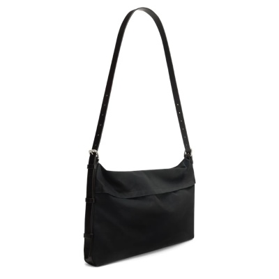 上新！LEMAIRE 皮质饰带口袋邮差包<br />       9折 ¥4410