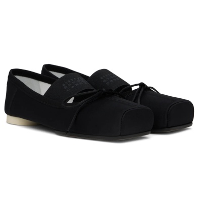 MM6 MAISON MARGIELA 芭蕾舞鞋<br />       6.7折 $415（约2989.25元）