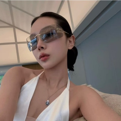 Miu Miu 灰色字母无边墨镜<br />       5.8折 ¥2534