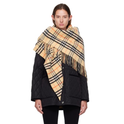 Burberry  格纹羊毛羊绒斗篷<br />       7.5折 $862.5（约6158.68元）