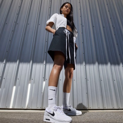 NIKE中国官网：双11大促 全场运动鞋服低至5折<br />       满额至高额外160元优惠