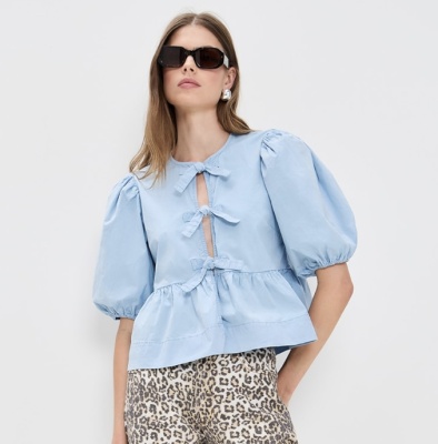 Ganni Peplum 泡泡袖衬衫<br />&nbsp;&nbsp;&nbsp;&nbsp;&nbsp;&nbsp;&nbsp;4.5折&nbsp;$96.75（约676.53元）