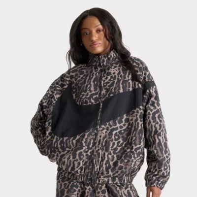 Nike 耐克 豹纹夹克<br />&nbsp;&nbsp;&nbsp;&nbsp;&nbsp;&nbsp;&nbsp;5.6折&nbsp;$48（约333.99元）