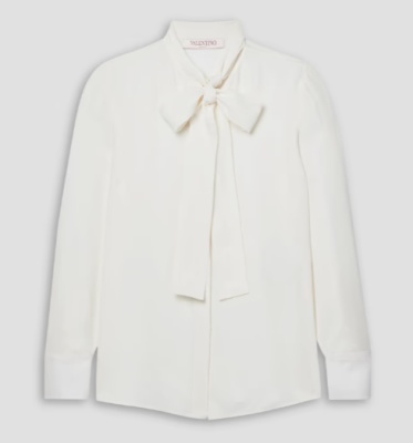 VALENTINO GARAVANI 蝴蝶结丝绸衬衫<br />&nbsp;&nbsp;&nbsp;&nbsp;&nbsp;&nbsp;&nbsp;3.5折&nbsp;$735（约5060.92元）