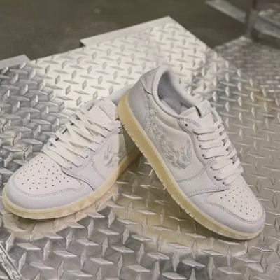 FinishLine：折扣区热卖 入adidas、Nike、On等<br />&nbsp;&nbsp;&nbsp;&nbsp;&nbsp;&nbsp;&nbsp;精选低至4折