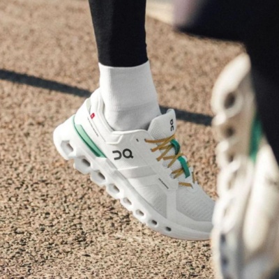 Farfetch 发发奇：ON、HOKA 跑鞋热卖！Cloud 6 运动鞋￥762<br />&nbsp;&nbsp;&nbsp;&nbsp;&nbsp;&nbsp;&nbsp;精选额外8折