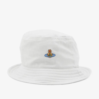 Vivienne Westwood 西太后土星徽标白色渔夫帽<br />&nbsp;&nbsp;&nbsp;&nbsp;&nbsp;&nbsp;&nbsp;4.5折&nbsp;¥586