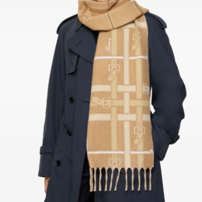 Burberry 巴宝莉格纹羊绒围巾<br />&nbsp;&nbsp;&nbsp;&nbsp;&nbsp;&nbsp;&nbsp;5折&nbsp;¥2825
