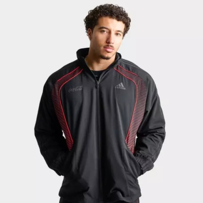adidas 阿迪达斯 x 可口可乐联名款外套<br />&nbsp;&nbsp;&nbsp;&nbsp;&nbsp;&nbsp;&nbsp;3.3折&nbsp;$40（约268.63元）