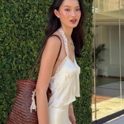 SSENSE：St. Agni 极简穿搭秋季上新！灰色无肩带棉质针织中长连衣裙$280<br />&nbsp;&nbsp;&nbsp;&nbsp;&nbsp;&nbsp;&nbsp;低至4.5折