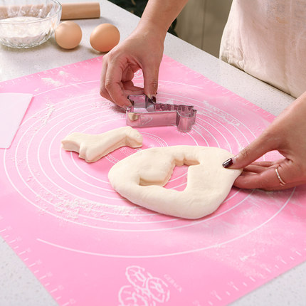 【券后价:6.8元】 食品级家用揉面垫50*40cm送切面刀 - 琦古家居专营店