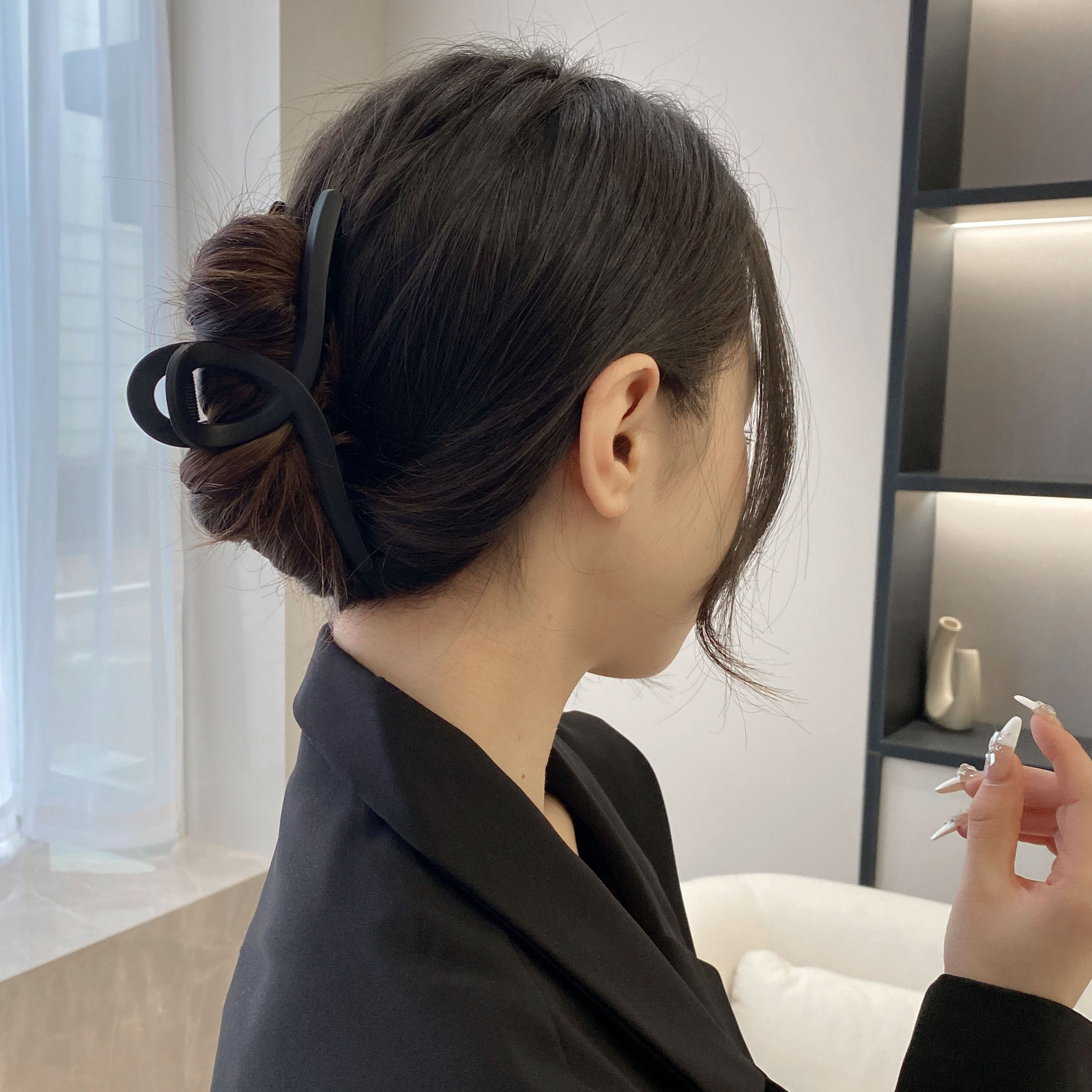 【券后价:5.8元】 【首单+签到】黑色鲨鱼夹女发夹高级感
