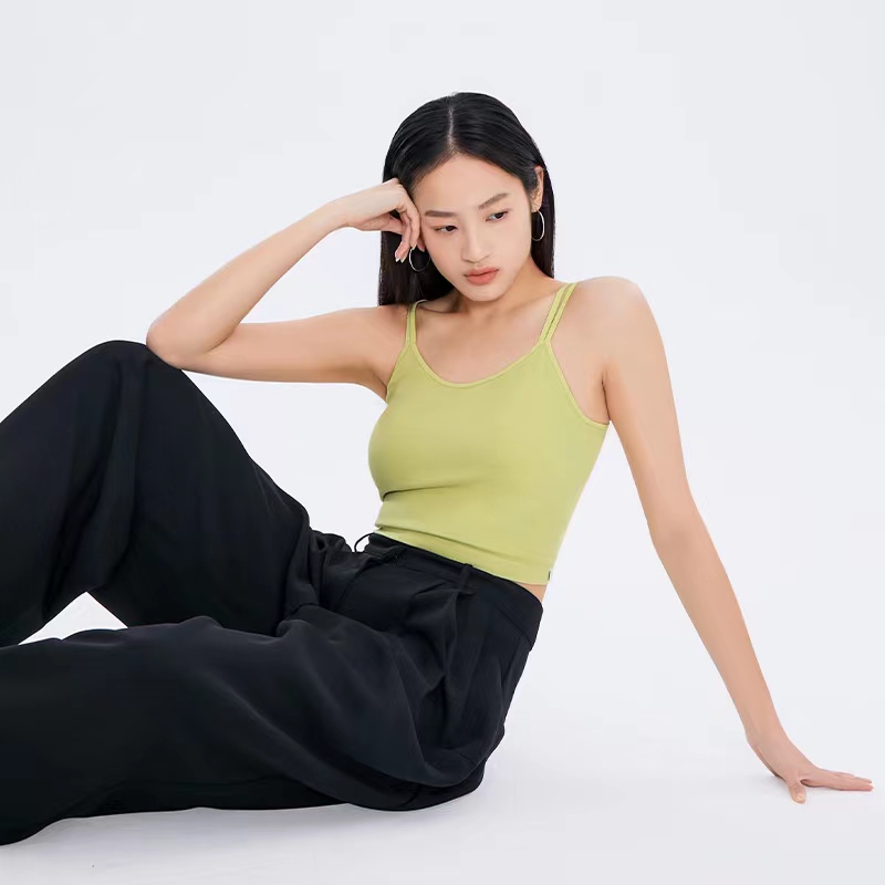 【券后价:79元】 【赵露思同款】半练背心吊带女打底带胸垫 - 半练旗舰店