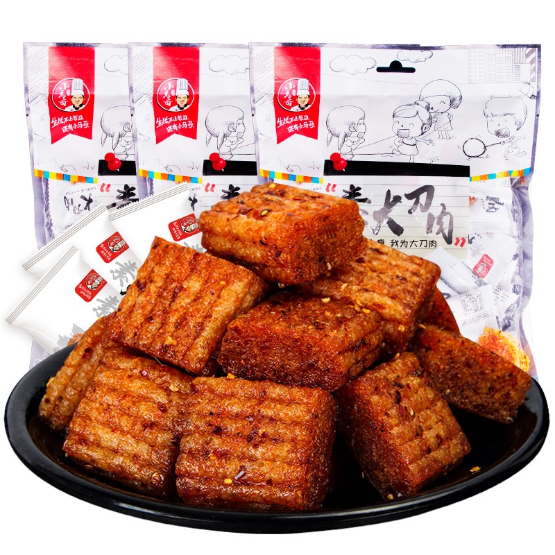 【券后价:9.9元】 【拼团】小马哥 大刀肉辣条麻辣零食大礼包儿时手撕素肉一整箱 大刀肉3袋（约114个）【精装】